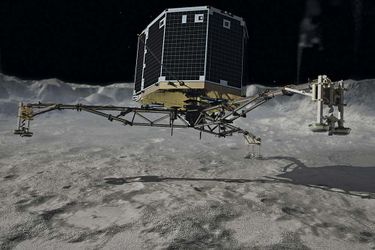 L’année 2015 a été riche en actualités spatiales. Entre les épisodes Rosetta et Philae<br />
 sur la comète Tchouri, la découverte d’eau liquide<br />
 sur Mars, les magnifiques clichés<br />
 de la planète naine Pluton, la conquête spatiale<br />
 de Jeff Bezos, ou les mystérieuses lumières de Cérès<br />
, les mordus d’étoiles ont été servis.Riche en rebondissements, la mission Rosetta devrait se terminer en septembre prochain. La sonde en orbite, qui analyse toujours la comète Tchouri, devrait arrêter son travail à cette date alors que celle-ci se rapproche peu à peu du soleil. Dans le même temps, le robot Philae, lui aussi sur la comète, est toujours «endormi» à cause des faibles rayonnements solaires qui alimentent ses batteries.