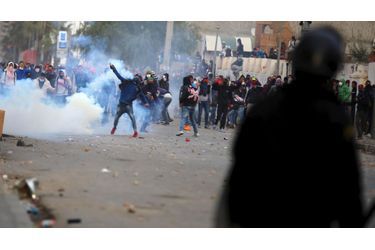 Les Tunisiens perdent patience - Vent de révolution