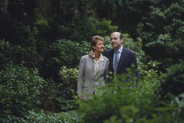 Alain et Isabelle dans le parc de Matignon en mai 1995