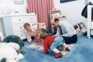 Décembre 1996, avec Clara, âgée de 14 mois, dans les appartements privés de Matignon