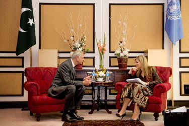 La reine Maxima des Pays-Bas avec le gouverneur de la Banque du Pakistan à Islamabad, le 9 février 2016