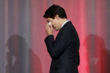 Le Premier ministre canadien Justin Trudeau profondément ému en prononçant un discours appelant vivement à la réconciliation complète avec les...