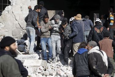 Près de 60 morts dans des raids russes contre une prison d&#039;Al-Qaïda en Syrie