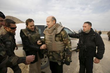 Retour à l'action : le ministre de la Défense passe Noël 2010 avec les militaires en Afghanistan