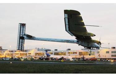 Solar Impulse 2 arrivé en Chine malgré un vol "éprouvant"
