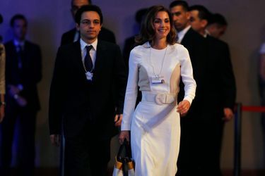 La reine Rania de Jordanie et son fils au Forum économique mondial du Moyen-Orient et de l&#039;Afrique du nord, le 26 mai.