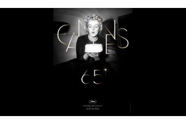Le Festival de Cannes a dévoilé mercredi l&#039;affiche de la 65e édition de la manifestation cinéphile, qui se déroulera cette année du 16 au 27 mai prochain. La divine Marilyn Monroe, dont on commémore le cinquantième anniversaire de la disparition, a été choisie pour être l&#039;effigie de la Croisette.