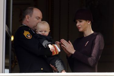 La princesse Charlène et le prince Albert II de Monaco avec le prince Jacques à Monaco, le 19 novembre 2015