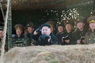 Le dictateur nord-coréen Kim Jong-un, photographié en janvier 2015 lors d'un exercice d'entraînement de l'armée de l'air