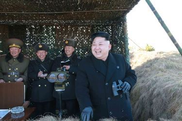 Le dictateur nord-coréen Kim Jong-un, photographié en janvier 2015 lors d'un exercice d'entraînement de l'armée de l'air 
