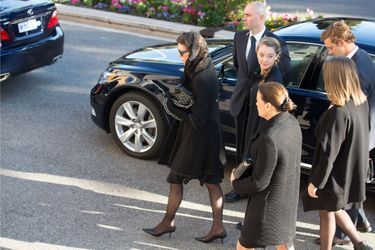 Les princesses Caroline et Stéphanie avec Pierre, Camille et Alexandra, à Monaco le 7 avril 2015