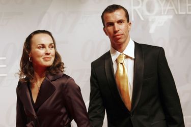 Radek Stepanek et Martina Higins Le couple a été fiancé de mai 2006 à août 2007 mais a fini par se séparer, «en bons termes». Le Tchèque est aujourd’hui marié à la joueuse Nicole Vaidišová.
