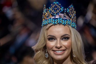 Karolina Bielawska a été sacrée Miss Monde 2022.