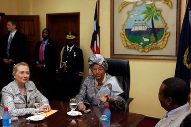 Elle a également assisté à l’investiture de la première femme présidente du Liberia, Ellen Johnson-Sirleaf, prix Nobel de la paix 2011, qui rempile pour un second mandat de six ans.