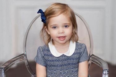 Photo officielle de la princesse Leonore de Suède pour ses 2 ans, prise le 19 février 2016