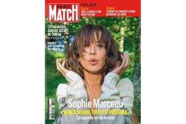 Sophie Marceau en couverture du numéro 3802 de Paris Match.