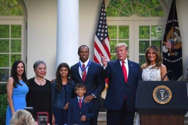 Tiger Woods avec sa famille, Donald et Melania Trump à la Maison-Blanche, le 6 mai 2019.