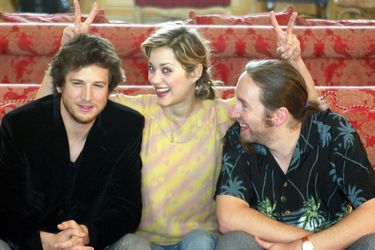 Guillaume Canet, Marion Cotillard et Yann Samuell lors de la promotion du film «Jeux d&#039;enfants» à Londres en 2004