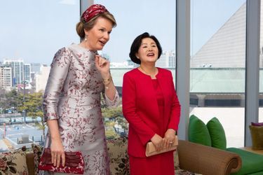 La reine des Belges Mathilde et la First Lady sud-coréenne à Séoul, le 26 mars 2019