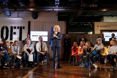 Brigitte Macron mercredi à un "grand débat des enfants" à la Cité des sciences et de l'industrie.  