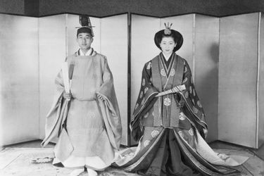 Le prince Akihito du Japon et Michiko Shoda le jour de leur mariage, le 10 avril 1959