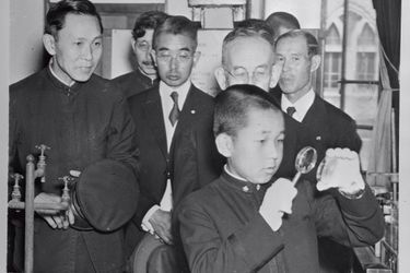 Le prince Akihito du Japon à 14 ans