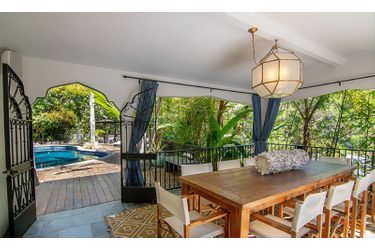 Jessica Alba a mis en vente sa maison de Beverly Hills pour 6,1 millions de dollars.