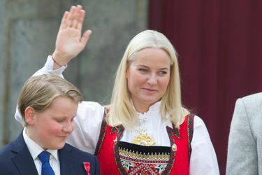 Le prince Sverre Magnus et la princesse Mette-Marit de Norvège à Asker, le 17 mai 2019