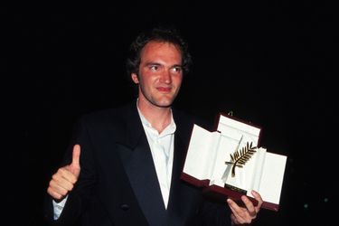Festival de Cannes 1994 : Le doigt levé de Quentin Tarantino En 1994, c’est Quentin Tarantino qui remporte la palme d’or pour son film (devenu culte) «Pulp Fiction». Une palme d’or qui ne fait pas l’unanimité. En effet, dans le public du grand théâtre lumière, une femme lance : «Quelle daube, mais quelle daube !» Réponse du réalisateur : un doigt levé.