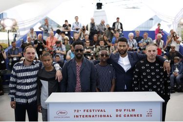 Ladj Ly, Alexis Manenti, Issa Perica, Al Hassan Ly, Djibril Zonga et Damien Bonnard lors du photocall du film «Les Misérables» le 16 mai 2019