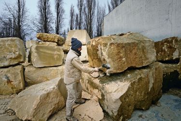 Sélection de blocs de pierre destinés à la restauration du Panthéon, dans les ateliers Lefèvre à Gennevilliers, 2015.