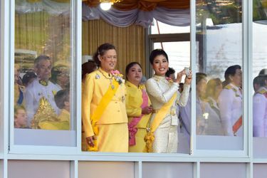 La princesse Sirivannavari Nariratana de Thaïlande avec la famille royale à Bangkok, le 5 mai 2019