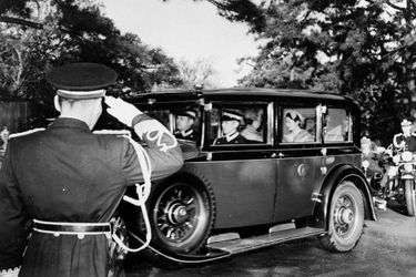 Michiko Shoda en route vers le Palais impérial à Tokyo, le 10 avril 1959
