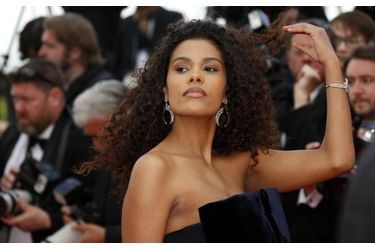 Tina Kunakey lors de la montée des marches du film «Les Misérables» lors du 72e Festival de Cannes le 15 mai 2019