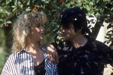 Dick Rivers avec sa compagne Babette, en week-end à Provins, en juillet 1986.