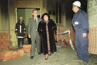 Victoria De Los Angeles, chanteuse opéra, découvre la catastrophe quelques jours après l&#039;incendie du Liceo à Barcelone, le 4 février 1994. 
