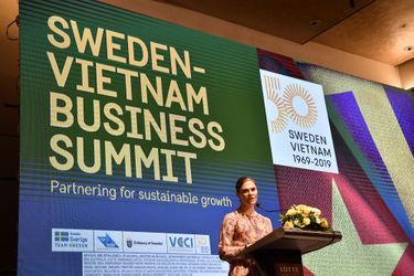 La princesse Victoria de Suède prononce un discours à Hanoi, le 7 mai 2019