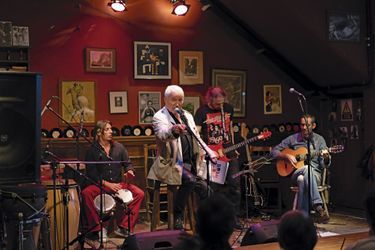 Concert dans le bar Hasta Trilce, avec le groupe du guitariste Pablo Krantz (au centre).