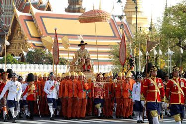 Procession du roi de Thaïlande Maha Vajiralongkorn à Bangkok, le 5 mai 2019