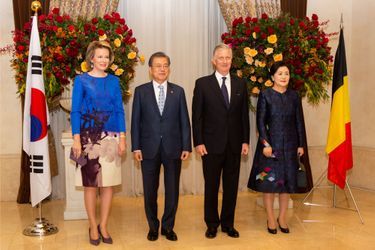 La reine Mathilde et le roi des Belges Philippe avec le couple présidentiel sud-coréen à Séoul, le 27 mars 2019