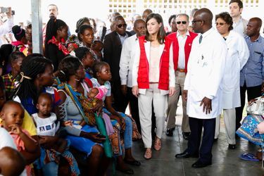 La reine Letizia d'Espagne au centre de santé de Manhiça à Maputo au Mozambique, le 29 avril 2019