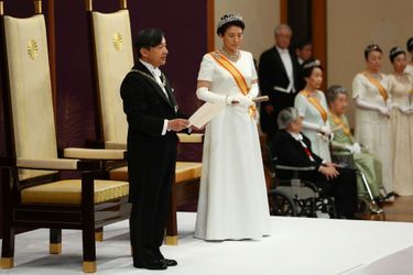 Naruhito a accompli mercredi ses premières obligations en tant qu&#039;empereur du Japon