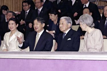 L'empereur Akihito et l'impératrice Michiko du Japon à Tokyo avec le prince Naruhito et la princesse Masako, le 2 avril 2019