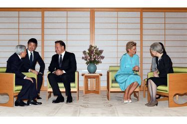 L'empereur Akihito et l'impératrice Michiko du Japon avec le couple présidentiel du Panama à Tokyo, le 4 avril 2019