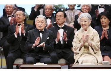 L'empereur Akihito et l'impératrice Michiko du Japon à la cérémonie du Japan Prize à Tokyo, le 8 avril 2019
