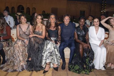 Shailene Woodley, Jessica Alba, Pietro Beccari et sa femme Elisabetta, Lupita Nyong'o et Emmanuelle Seigner au défilé Croisière Dior au Palais El Badi à Marrakech, le 29 avril 2019