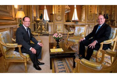 <br />
Albert de Monaco et François Hollande à l’Elysée.