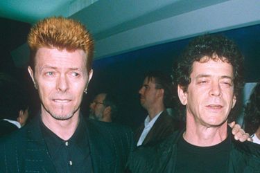 David Bowie et Lou Reed, enfin bras dessus, bras dessous, en 1996, à la première du film &quot;Basquiat&quot;.