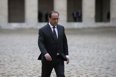 François Hollande dans la cour de l&#039;hôtel des Invalides, jeudi dernier.