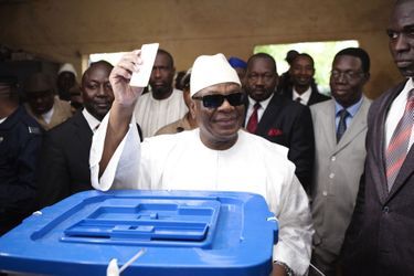 Ibrahim Boubacar Keïta vote pour le second tour de l&#039;élection.
